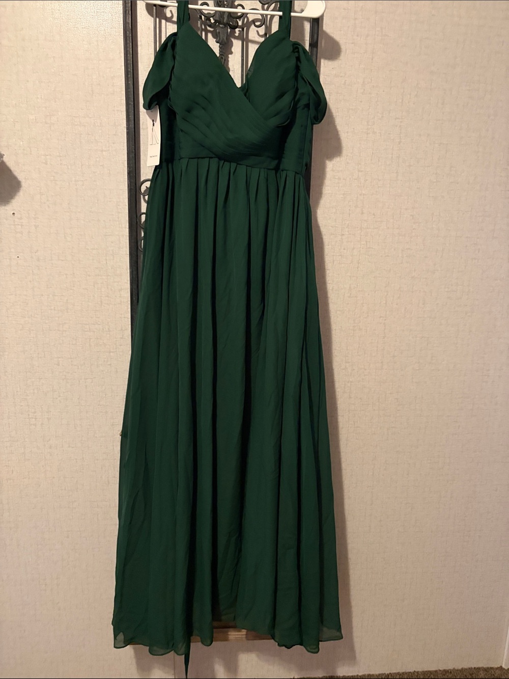 Elegant Dark Green Chiffon Prom Gown with Tie Shoulder Straps